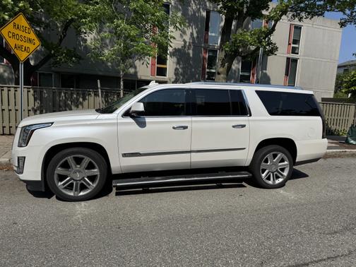 2016 Cadillac Escalade ESV Premium