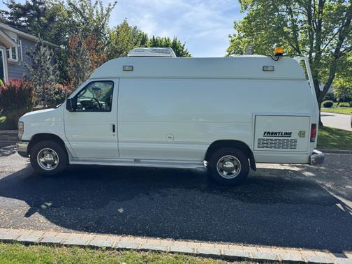 2011 Ford E350 Super Duty Work Van