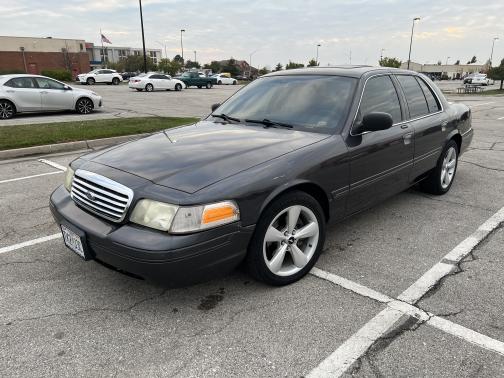 2004 Ford Crown Victoria LX