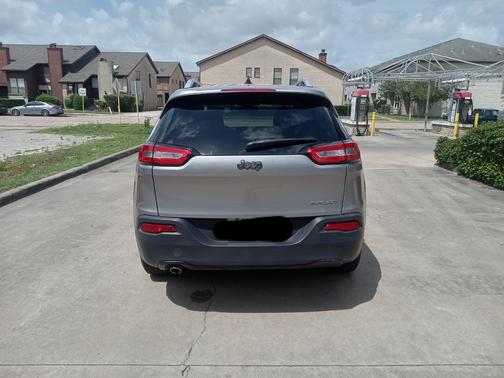 Silver 2015 Jeep Cherokee Sport