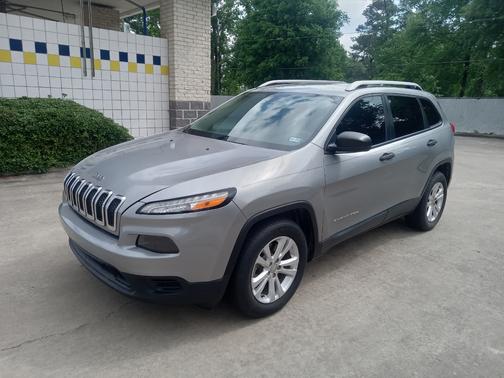 Silver 2015 Jeep Cherokee Sport
