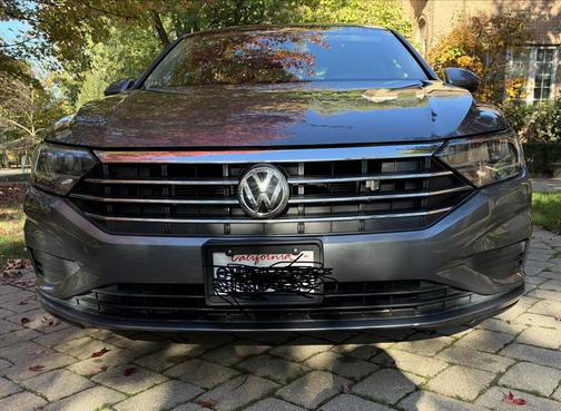 Gray 2019 Volkswagen Jetta 1.4T SE