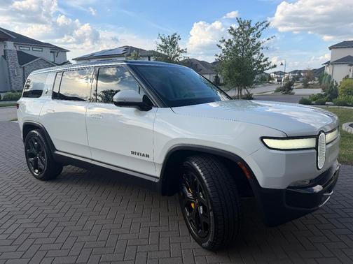 White 2023 Rivian R1S Launch Edition