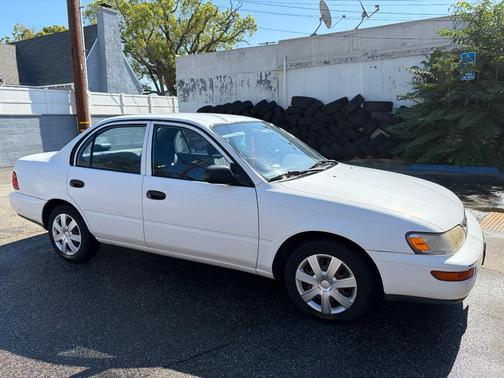 White 1994 Toyota Corolla Base