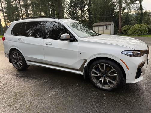 2022 BMW X7 M50i