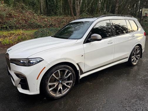 2022 BMW X7 M50i