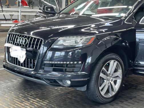 Photo 2 of 19 of 2011 Audi Q7 3.0T Premium