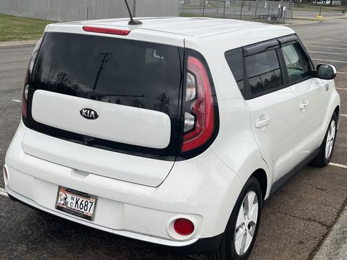 2016 Kia Soul EV Base