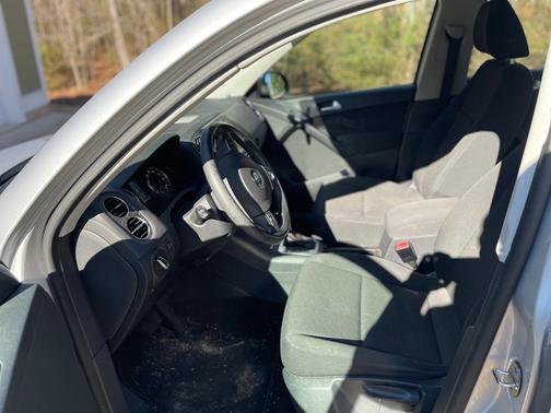 Silver 2015 Volkswagen Tiguan Auto S