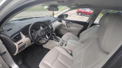 Silver 2020 Nissan Rogue Sport SL