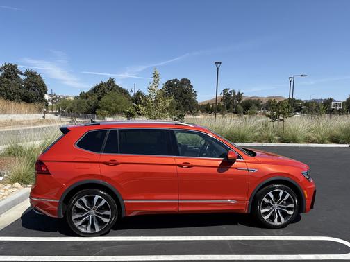 2018 Volkswagen Tiguan 2.0T SEL Premium