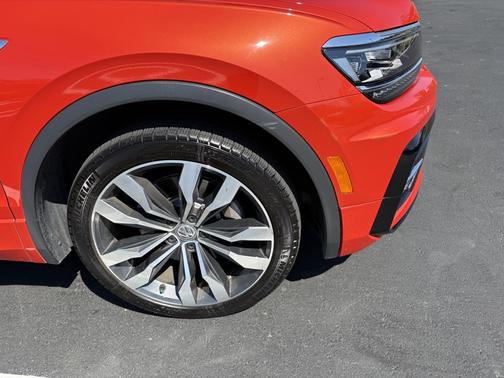 2018 Volkswagen Tiguan 2.0T SEL Premium