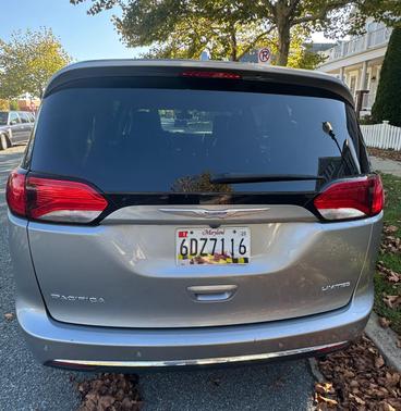Silver 2018 Chrysler Pacifica Limited