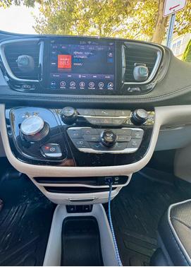 Silver 2018 Chrysler Pacifica Limited