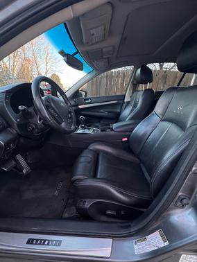 2013 INFINITI G37 x
