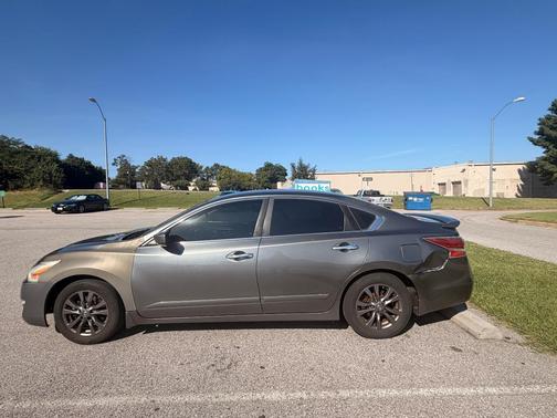 Gray 2015 Nissan Altima 2.5 S