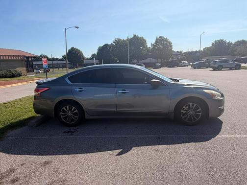 Gray 2015 Nissan Altima 2.5 S