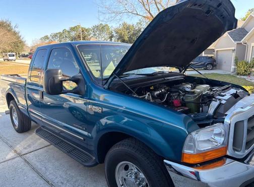 Green 2000 Ford F-250 Lariat SuperCab Super Duty