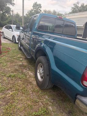 Green 2000 Ford F-250 Lariat SuperCab Super Duty