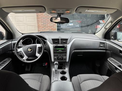 Blue 2011 Chevrolet Traverse LT