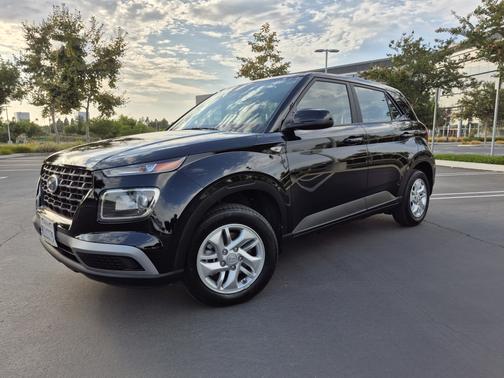 2024 Hyundai VENUE SE