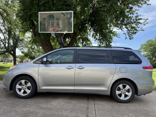 2013 Toyota Sienna LE