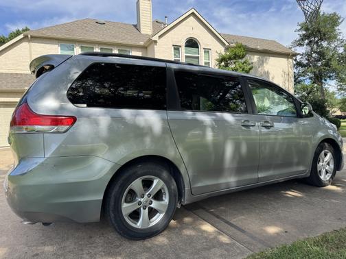 2013 Toyota Sienna LE