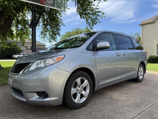2013 Toyota Sienna LE
