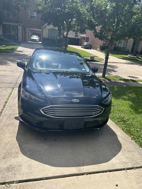 Black 2017 Ford Fusion SE