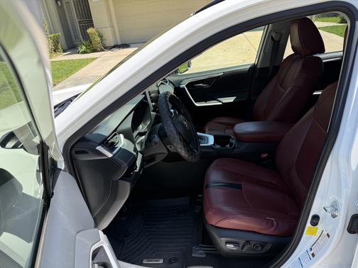 2019 Toyota RAV4 Hybrid XLE