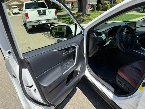 2019 Toyota RAV4 Hybrid XLE