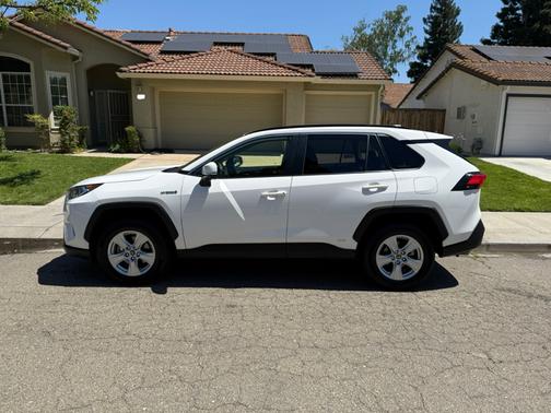 2019 Toyota RAV4 Hybrid XLE
