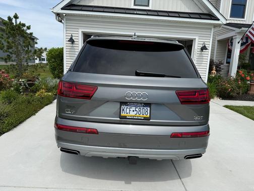 Gray 2018 Audi Q7 3.0T Prestige