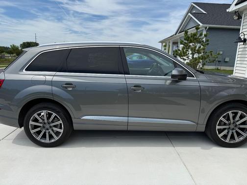 Gray 2018 Audi Q7 3.0T Prestige