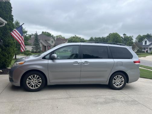 2011 Toyota Sienna XLE