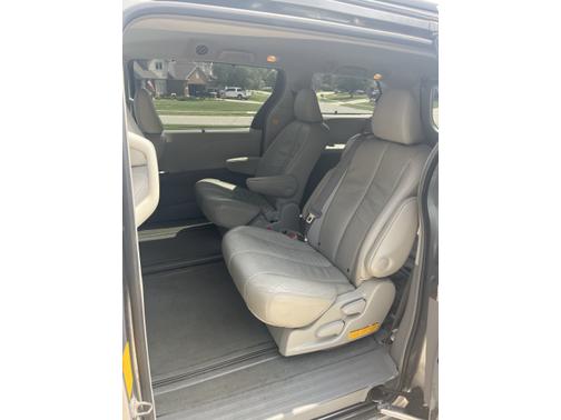 2011 Toyota Sienna XLE