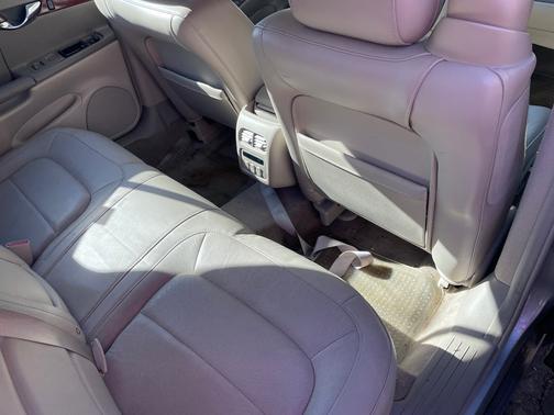 2004 Cadillac DeVille Base