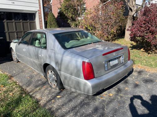 2004 Cadillac DeVille Base