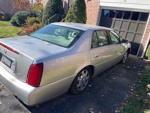 2004 Cadillac DeVille Base