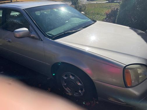 2004 Cadillac DeVille Base