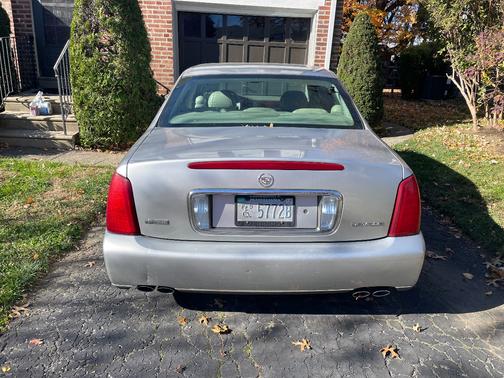 2004 Cadillac DeVille Base