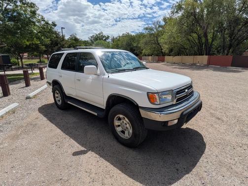 White 1999 Toyota 4Runner SR5 4WD