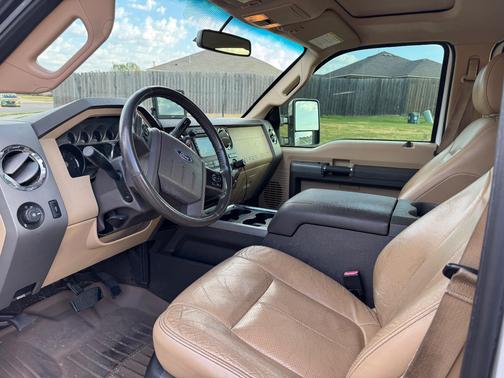 White 2012 Ford F-250 Lariat