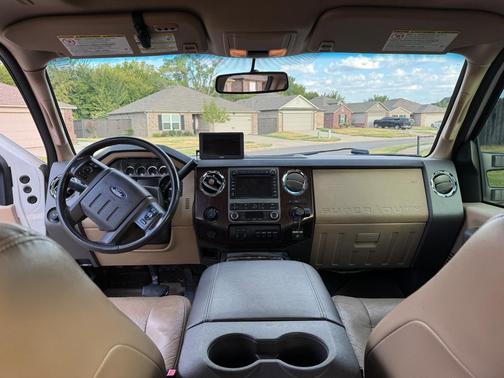 White 2012 Ford F-250 Lariat