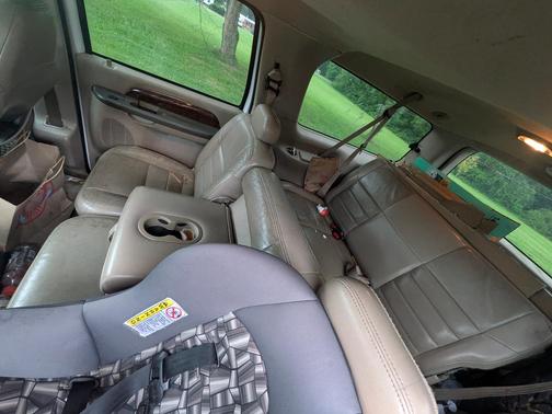 White 2002 Ford Excursion Limited