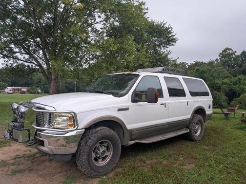 White 2002 Ford Excursion Limited