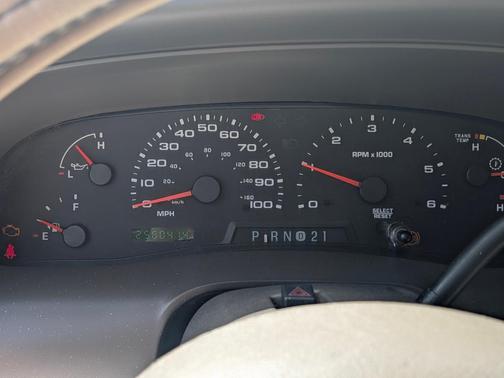 White 2002 Ford Excursion Limited