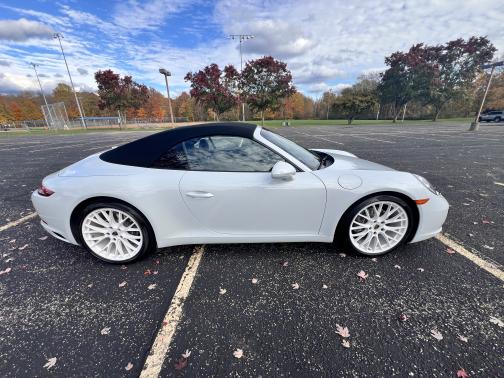 2017 Porsche 911 911 Carrera 4 Cabriolet