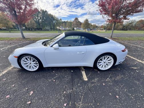 2017 Porsche 911 911 Carrera 4 Cabriolet