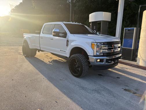2017 Ford F-350 Lariat